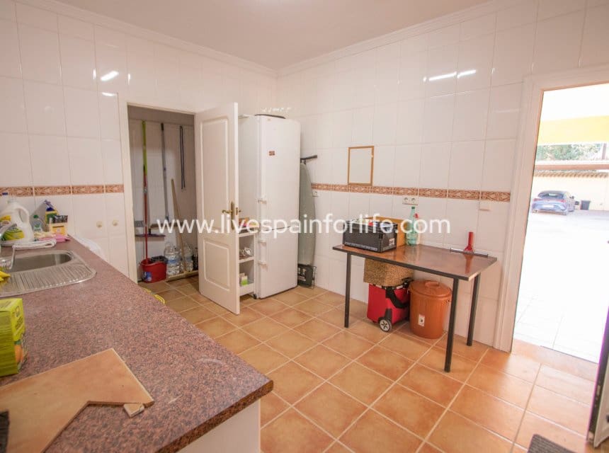 4 Zimmer Finca/Landgut zu verkaufen in Catral mit Pool Garage - 649.999 € (Ref: 10175593)