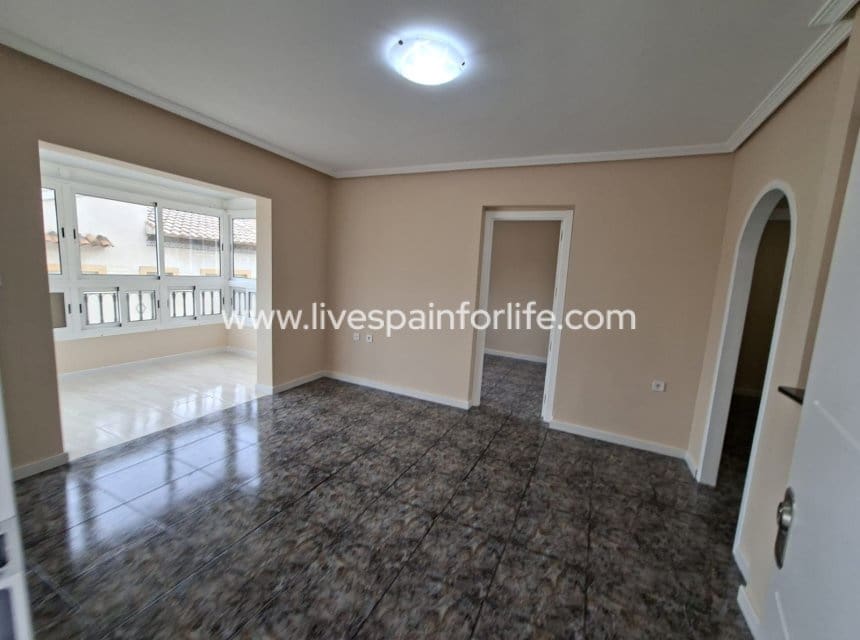 2 Zimmer Bungalow zu verkaufen in La Zenia mit Pool - 149.000 € (Ref: 10175719)