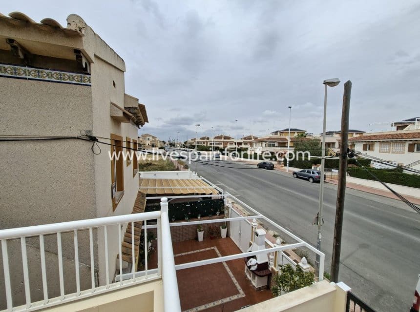 2 Zimmer Bungalow zu verkaufen in La Zenia mit Pool - 149.000 € (Ref: 10175719)