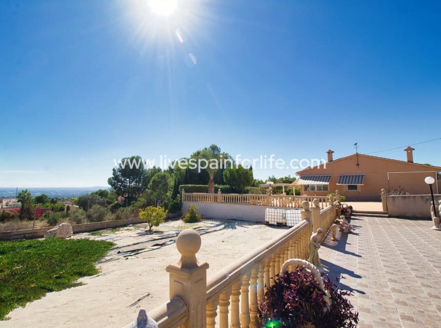 4 chambre Finca/Maison de Campagne à vendre à Albatera avec piscine garage - 349 950 € (Ref: 10179352)
