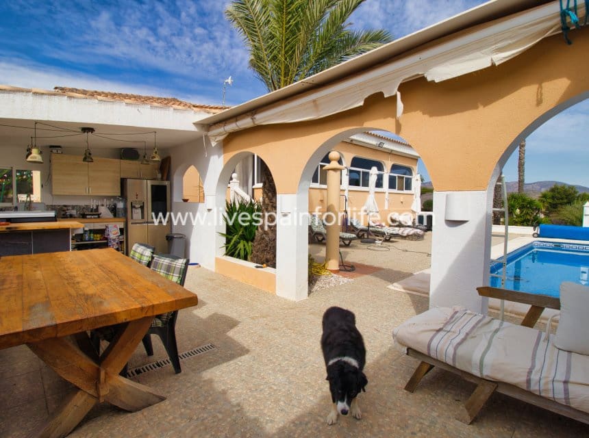 5 sypialnia Finka/Dom wiejski na sprzedaż w Hondon de las Nieves z basenem garażem - 429 950 € (Ref: 10183630)