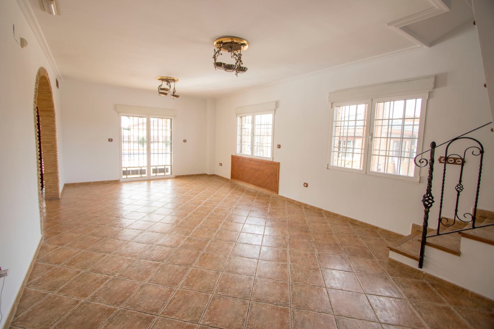 5 sypialnia Finka/Dom wiejski na sprzedaż w Catral z basenem garażem - 620 000 € (Ref: 3387356)