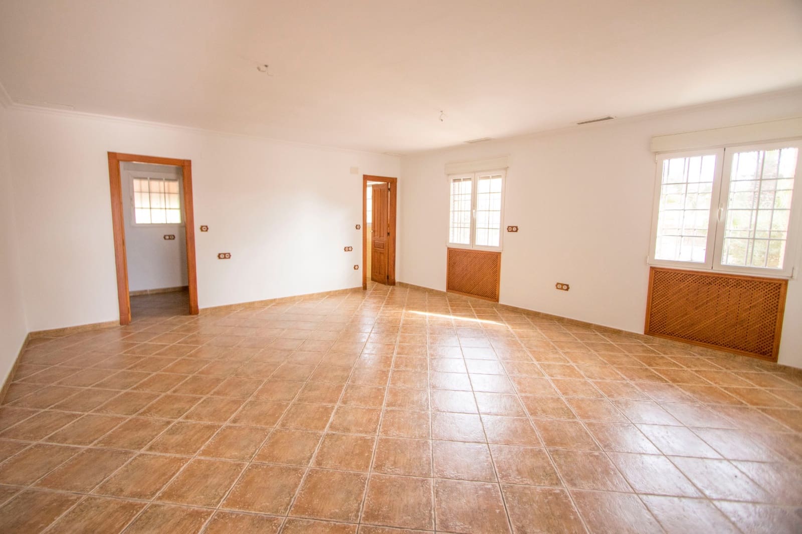 5 sypialnia Finka/Dom wiejski na sprzedaż w Catral z basenem garażem - 620 000 € (Ref: 3387356)