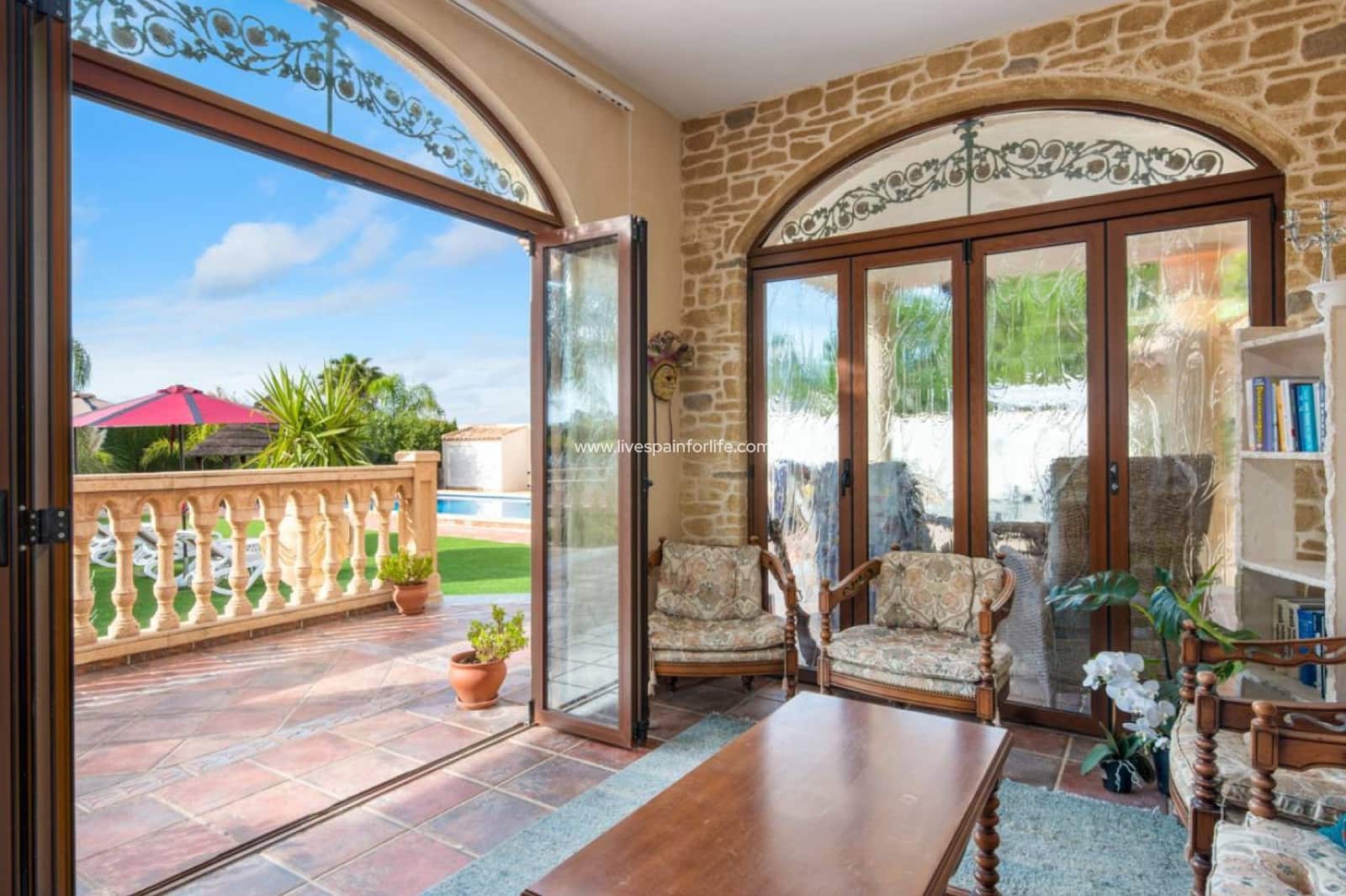 4 bedroom Finca/Country House for sale in Alicante / Alacant city with pool garage - € 839,000 (Ref: 6609000)