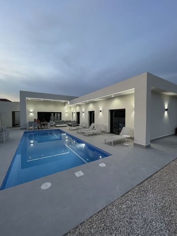 3 sovrum Villa till salu i La Romana med pool garage - 375 000 € (Ref: 6722509)