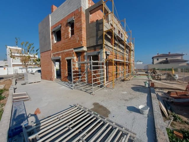 2 bedroom Semi-detached Villa for sale in Pilar de la Horadada - € 259,500 (Ref: 7321497)