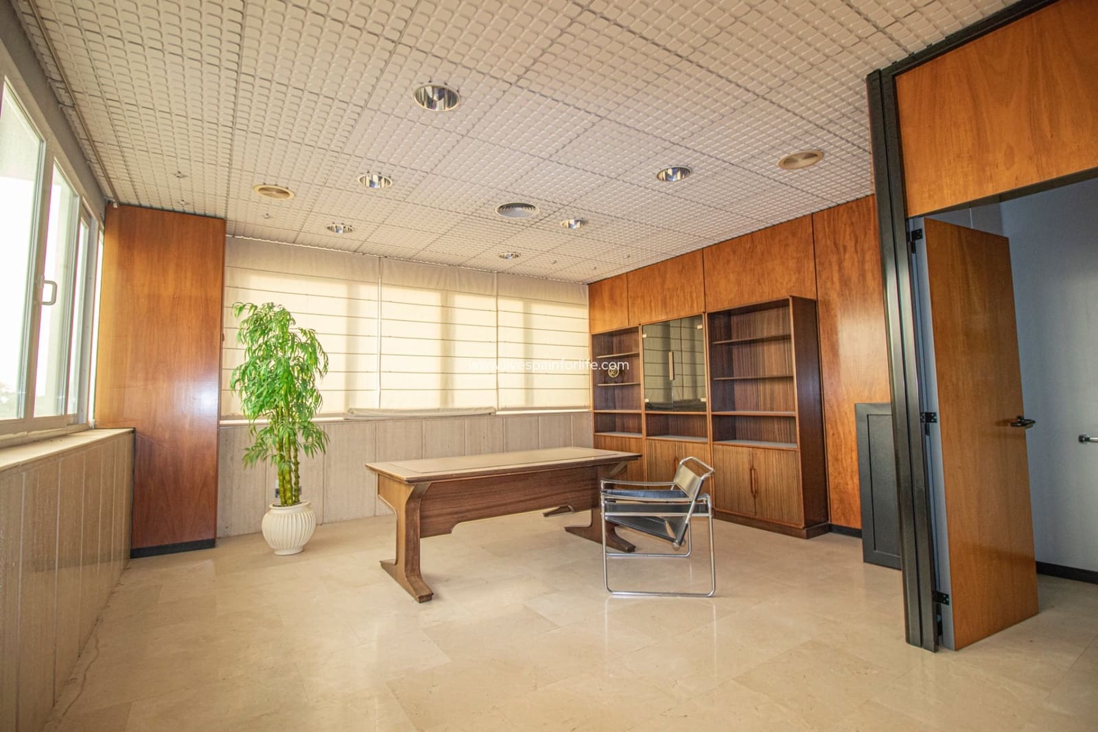 Erhverv til salg i Elche / Elx - € 3.200.000 (Ref: 7399724)