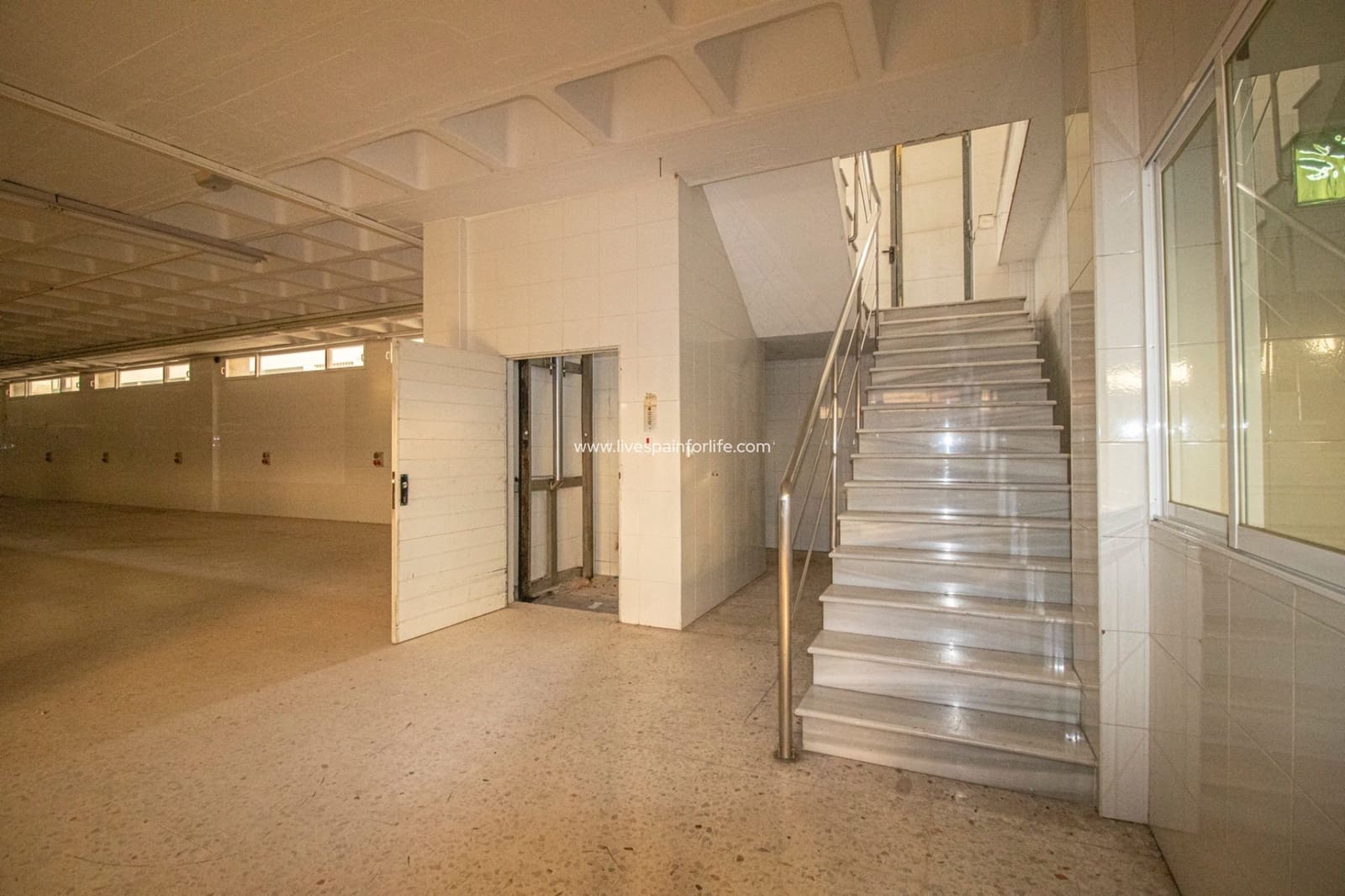 Erhverv til salg i Elche / Elx - € 3.200.000 (Ref: 7399724)