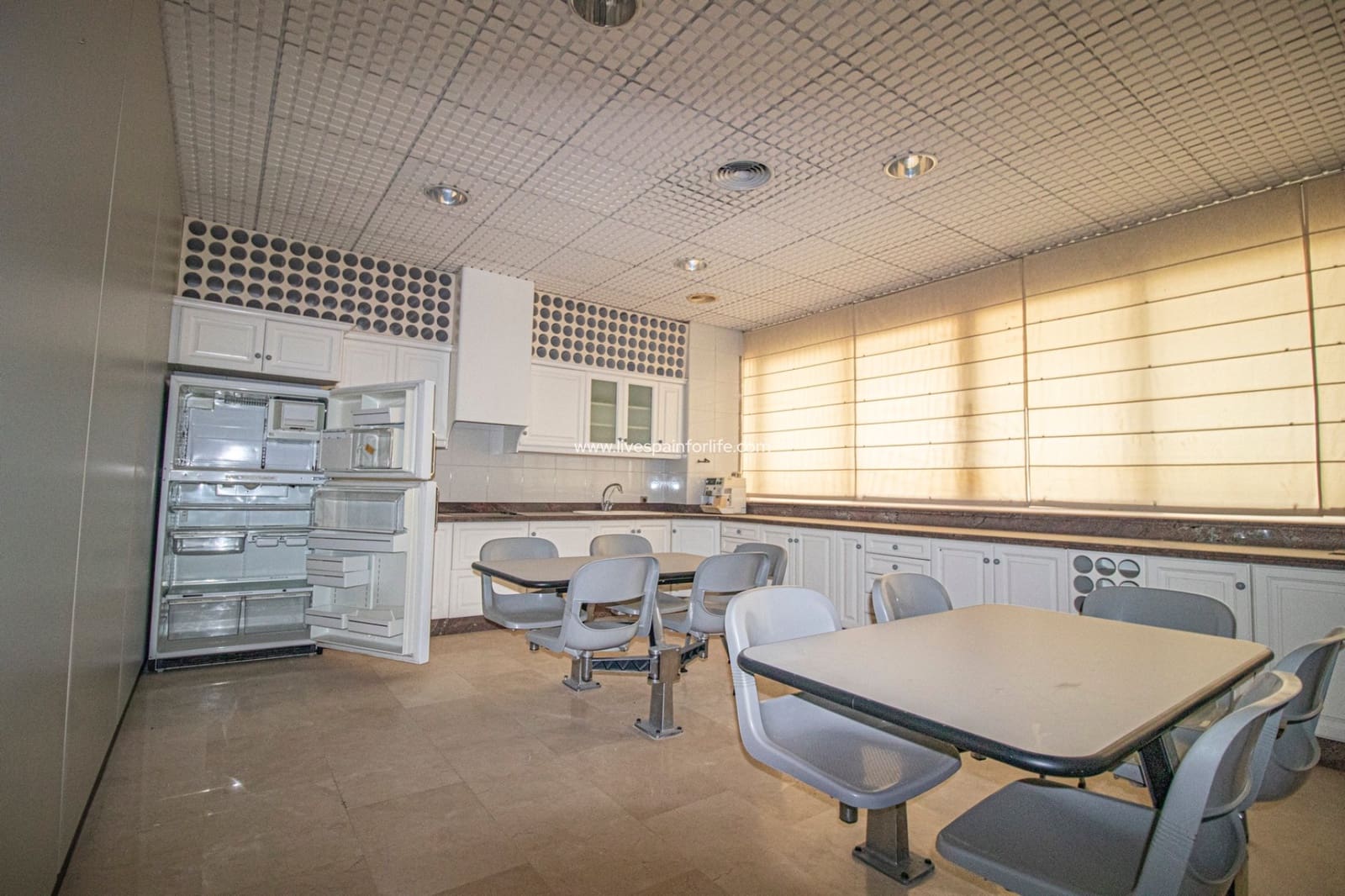 Erhverv til salg i Elche / Elx - € 3.200.000 (Ref: 7399724)