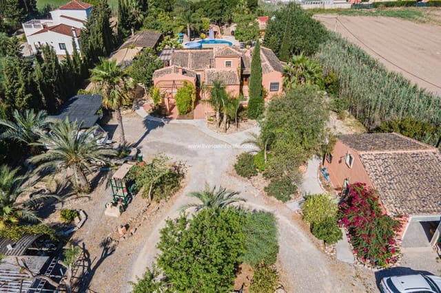 Finca/Casa Rural de 7 habitaciones en Catral en venta con piscina garaje - 975.000 € (Ref: 7600965)