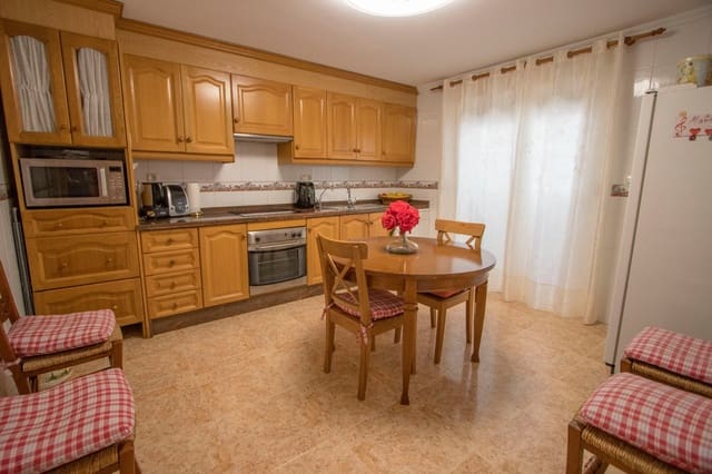 4 bedroom Townhouse for sale in Albatera - € 179,999 (Ref: 7620888)