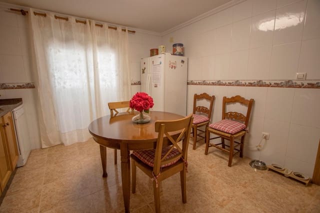 4 bedroom Townhouse for sale in Albatera - € 179,999 (Ref: 7620888)