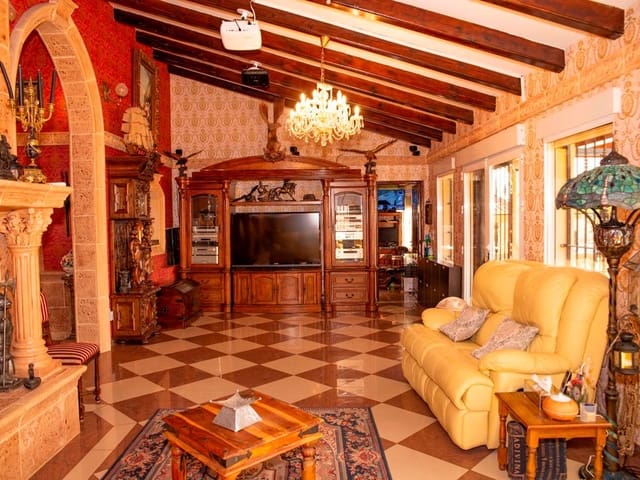 6 sypialnia Finka/Dom wiejski na sprzedaż w Dolores z basenem garażem - 699 950 € (Ref: 7886803)