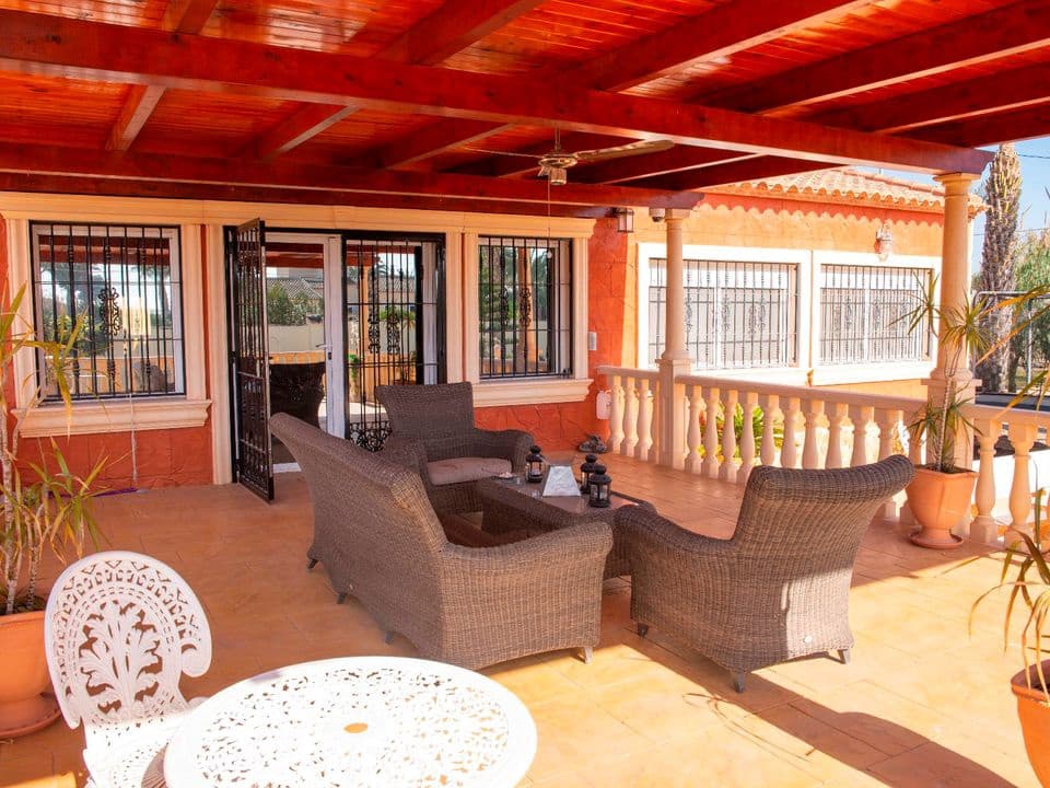 6 sypialnia Finka/Dom wiejski na sprzedaż w Dolores z basenem garażem - 699 950 € (Ref: 7886803)