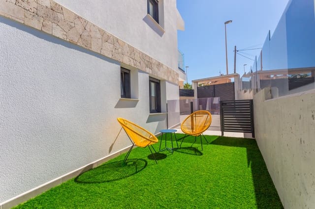 3 quarto Moradia para venda em Los Europeos, Torrevieja com piscina garagem - 660 000 € (Ref: 7982544)