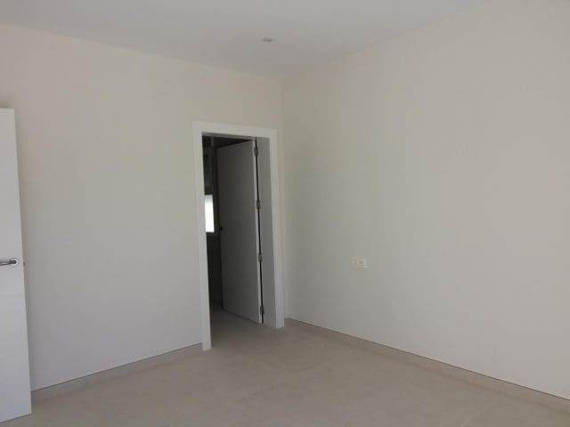 3 chambre Finca/Maison de Campagne à vendre à La Romana avec piscine - 278 000 € (Ref: 7995256)