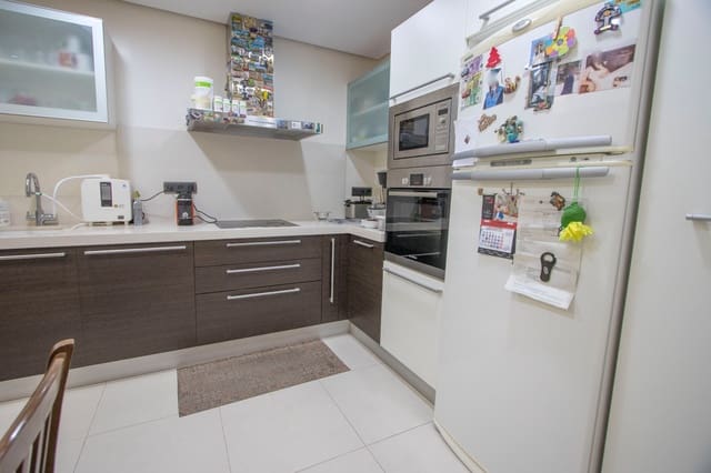 4 makuuhuone Omakotitalo myytävänä paikassa Alicante kaupunki - 225 000 € (Ref: 8296689)