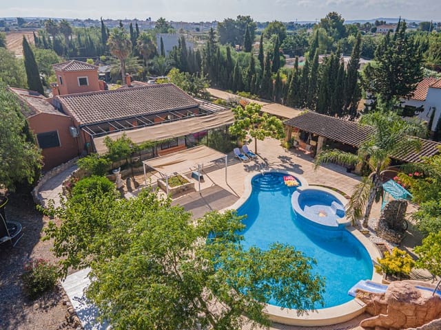 7 bedroom Finca/Country House for sale in Catral with pool garage - € 975,000 (Ref: 8486596)