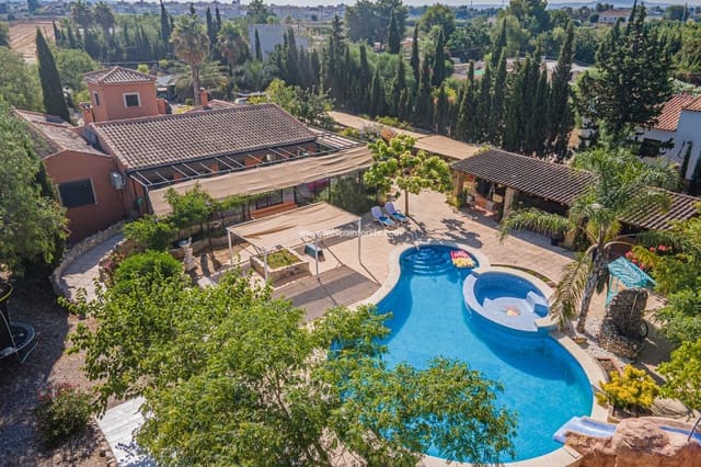 Finca/Casa Rural de 7 habitaciones en Catral en venta con piscina garaje - 975.000 € (Ref: 8486596)