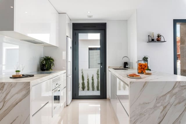 3 slaapkamer Villa te koop in Centro, Los Alcázares met zwembad garage - € 539.000 (Ref: 8655100)