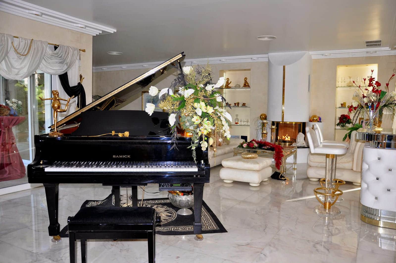 3 bedroom Villa for sale in Alicante / Alacant city with pool garage - € 1,399,000 (Ref: 8686693)