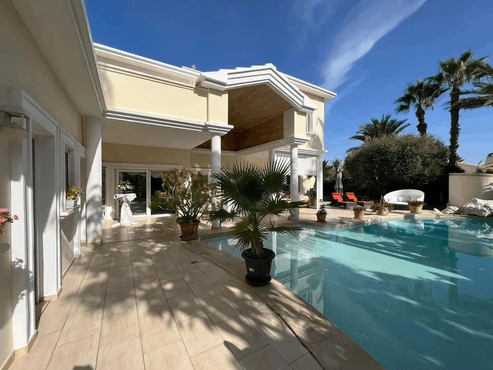 3 bedroom Villa for sale in La Zenia with pool garage - € 1,399,000 (Ref: 8686957)