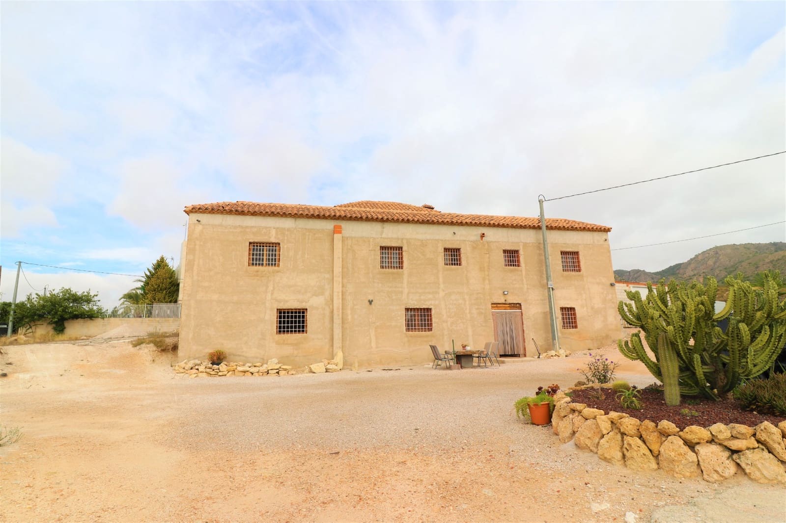 4 Zimmer Finca/Landgut zu verkaufen in Alicante / Alacant Stadt mit Garage - 350.000 € (Ref: 8788124)