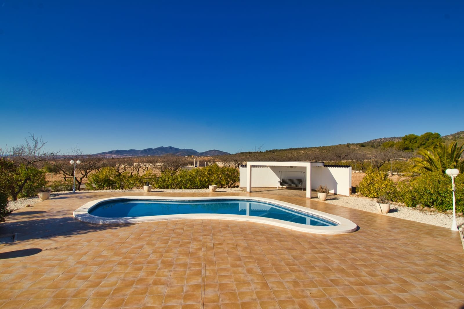 4 slaapkamer Finca/Landhuis te koop in Pinoso met zwembad garage - € 475.000 (Ref: 8788268)