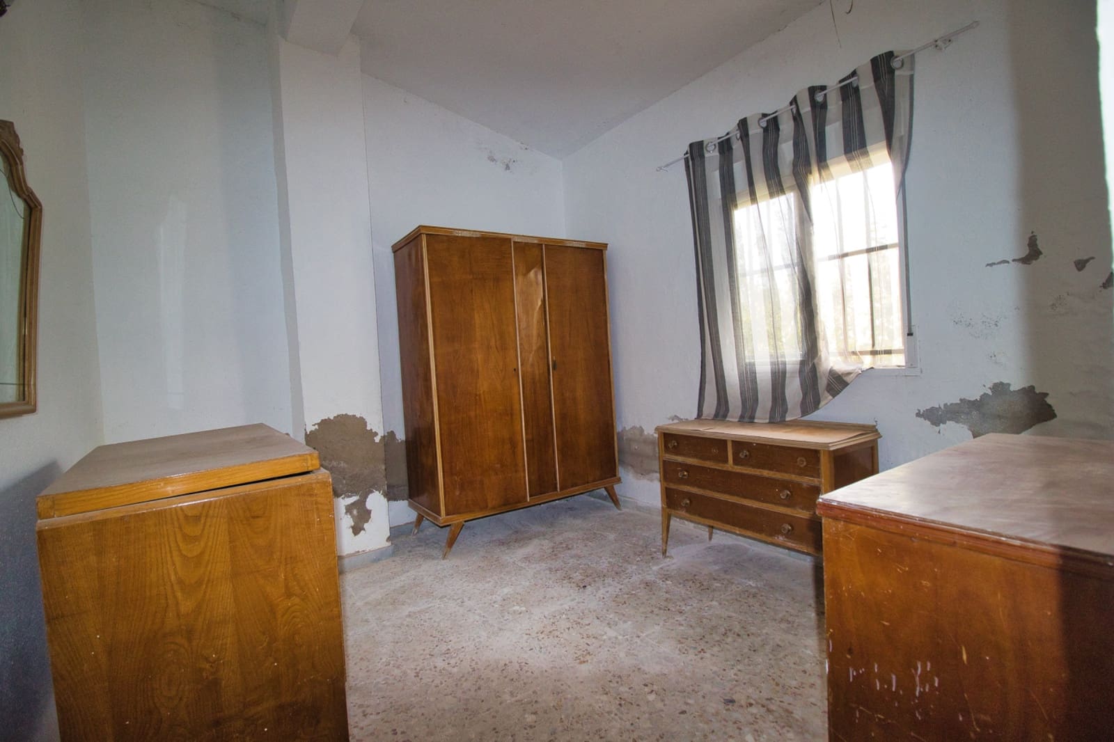 3 slaapkamer Finca/Landhuis te koop in Alicante stad met zwembad - € 145.000 (Ref: 8922525)