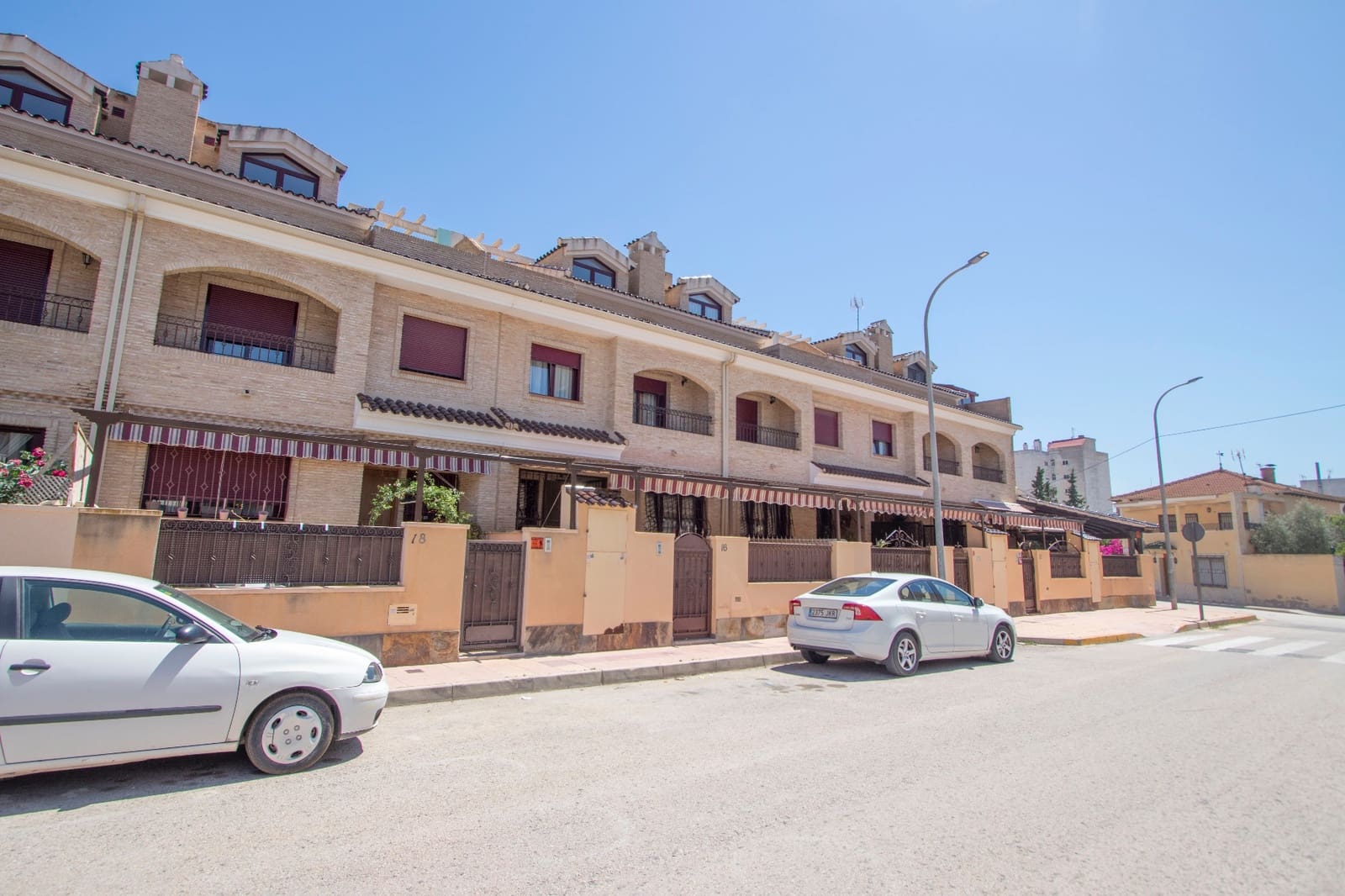 4 soveværelse Byhus til salg i Albatera med garage - € 290.000 (Ref: 9064493)