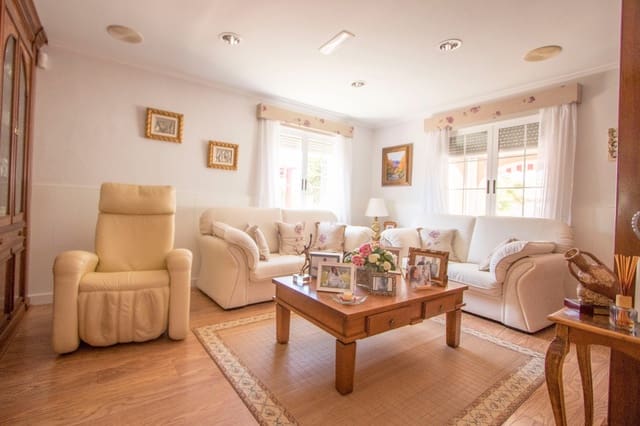 5 sovrum Villa till salu i Alicante stad med pool garage - 539 000 € (Ref: 9072553)