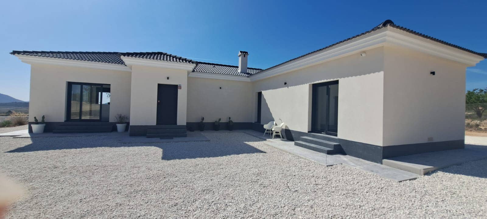 4 slaapkamer Finca/Landhuis te koop in Pinoso met zwembad - € 549.000 (Ref: 9126092)