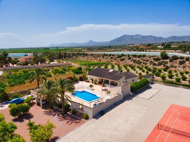 5 soveværelse Finca/Landehus til salg i Albatera med swimmingpool garage - € 445.000 (Ref: 9131014)