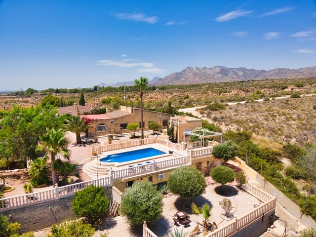 Finca/Casa Rural de 5 habitaciones en Albatera en venta con piscina garaje - 330.000 € (Ref: 9131349)