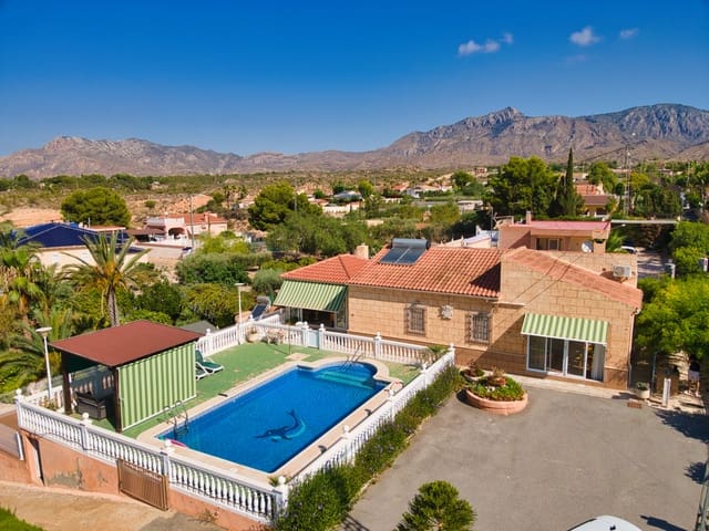 5 soveværelse Finca/Landehus til salg i Albatera med swimmingpool garage - € 330.000 (Ref: 9133344)
