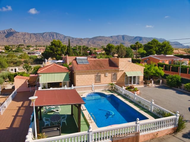 5 soveværelse Finca/Landehus til salg i Albatera med swimmingpool garage - € 330.000 (Ref: 9133344)
