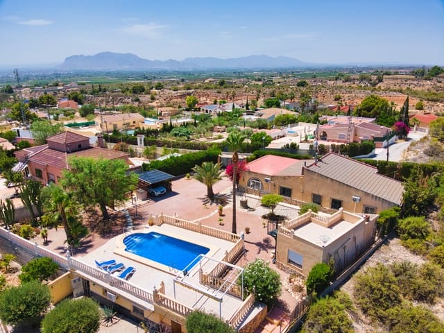 5 soveværelse Finca/Landehus til salg i Albatera med swimmingpool garage - € 330.000 (Ref: 9138218)