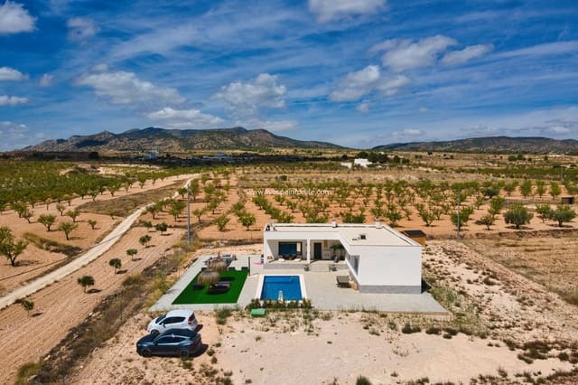 3 sovrum Finca/Hus på landet till salu i Pinoso med pool garage - 425 000 € (Ref: 9231263)