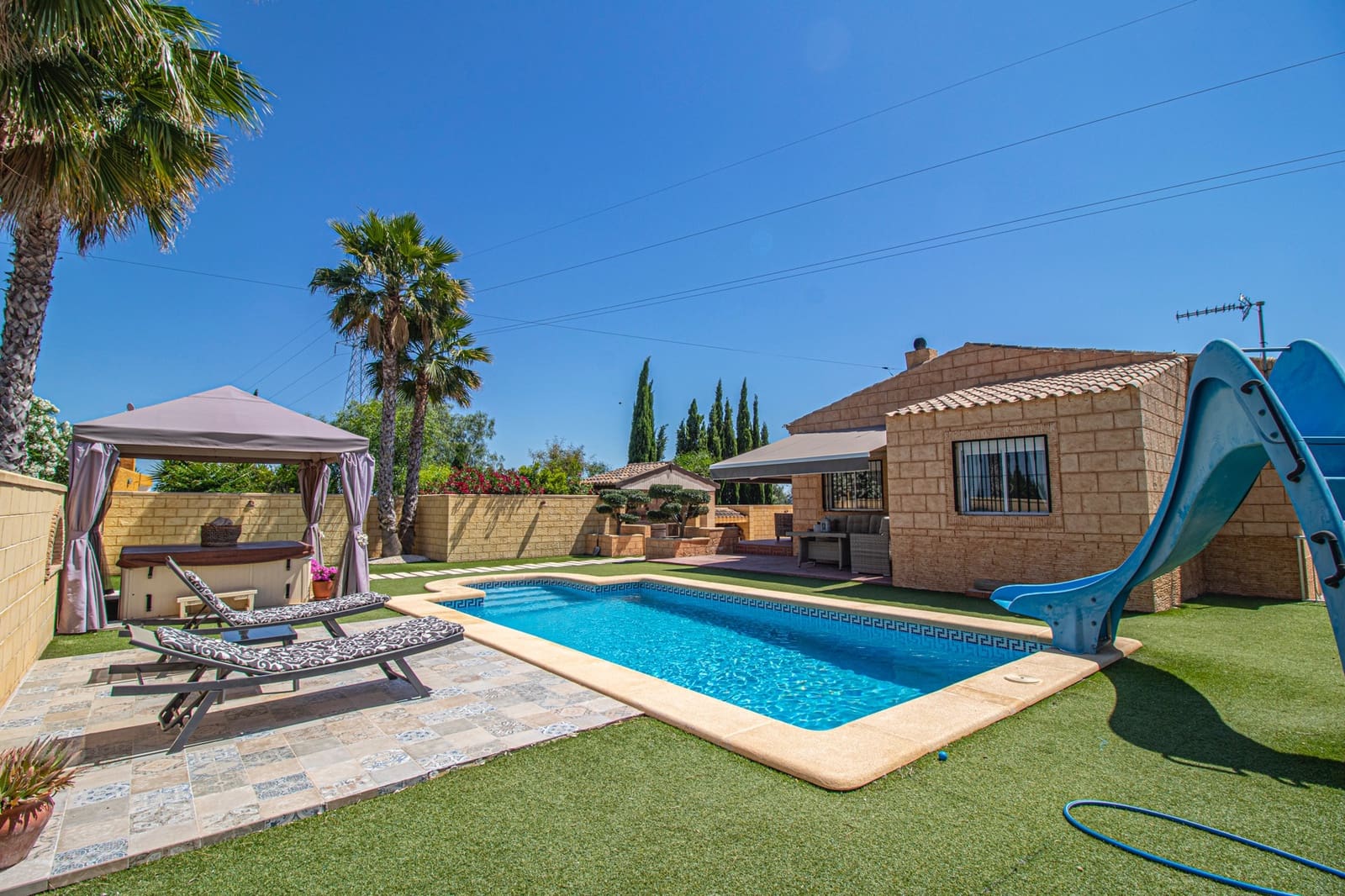 5 soveværelse Finca/Landehus til salg i Alicante by med swimmingpool - € 399.950 (Ref: 9255766)