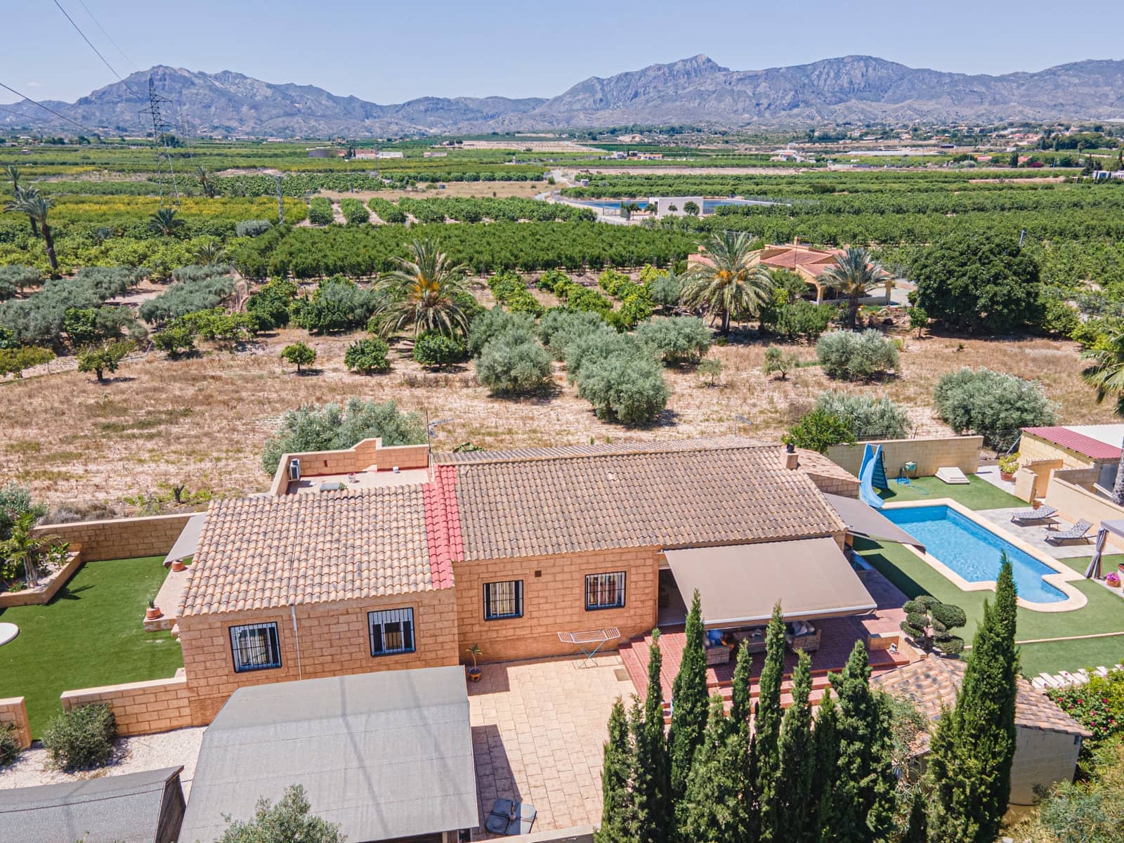 5 soveværelse Finca/Landehus til salg i Alicante by med swimmingpool - € 399.950 (Ref: 9255766)