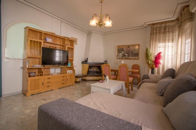 5 bedroom Townhouse for sale in Redován with garage - € 240,000 (Ref: 9278396)