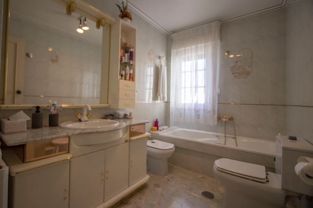 5 bedroom Townhouse for sale in Redován with garage - € 240,000 (Ref: 9278396)