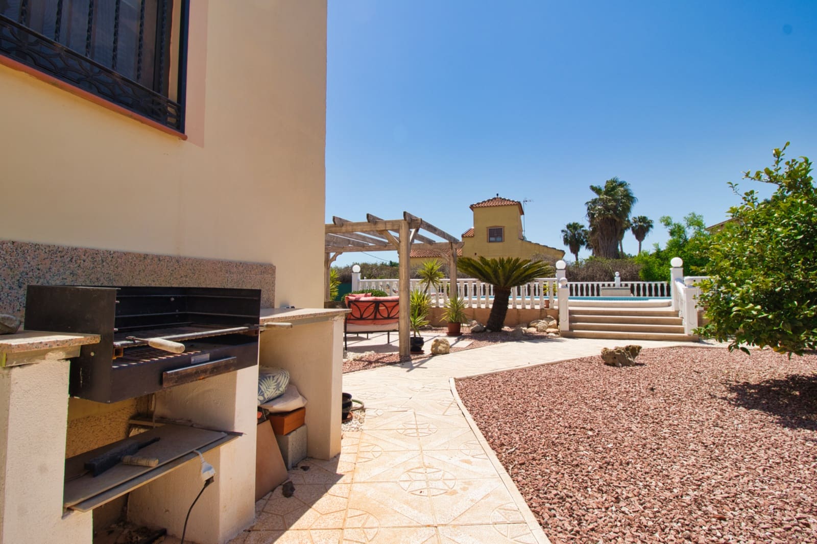 4 soveværelse Finca/Landehus til salg i Alicante by med swimmingpool - € 365.000 (Ref: 9278407)