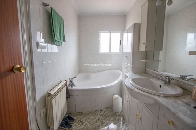 7 soveværelse Finca/Landehus til salg i Albatera med swimmingpool garage - € 390.000 (Ref: 9293846)