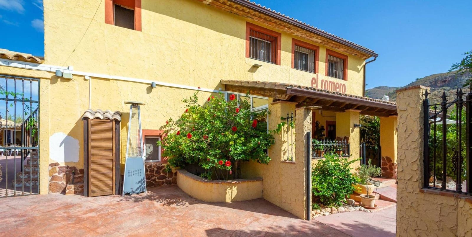 6 soveværelse Finca/Landehus til salg i Barbarroja med swimmingpool garage - € 850.000 (Ref: 9309144)