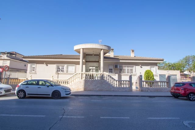 5 bedroom Townhouse for sale in Redován with garage - € 240,000 (Ref: 9309146)