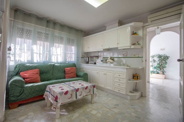 5 bedroom Townhouse for sale in Redován with garage - € 240,000 (Ref: 9309146)