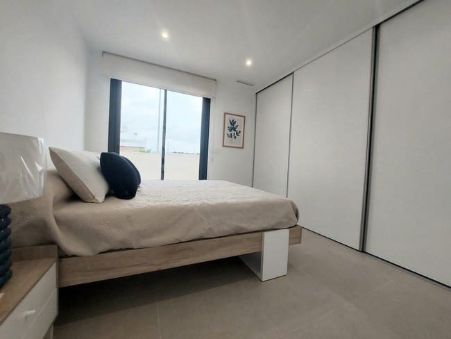 Chalet de 2 habitaciones en Pilar de la Horadada en venta con piscina - 264.900 € (Ref: 9311453)