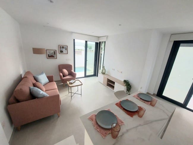 Chalet de 2 habitaciones en Pilar de la Horadada en venta con piscina - 264.900 € (Ref: 9311453)