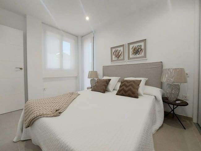 Chalet de 2 habitaciones en Pilar de la Horadada en venta con piscina - 264.900 € (Ref: 9311453)